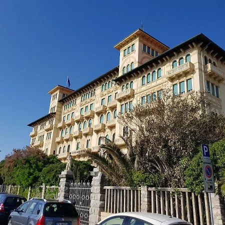 Rodeo Drive Apartment Viareggio
